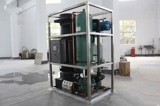 Gıda işleme laboratuvarında endüstriyel tüp buz makinesi 1T/24H