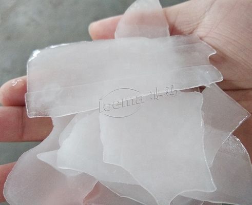 Mart Ticaret Fuarı'nda deniz ürünleri balıkçılığı için 6500 KG Voltaj 380V / 3P / 50HZ Buz Flake Makinesi