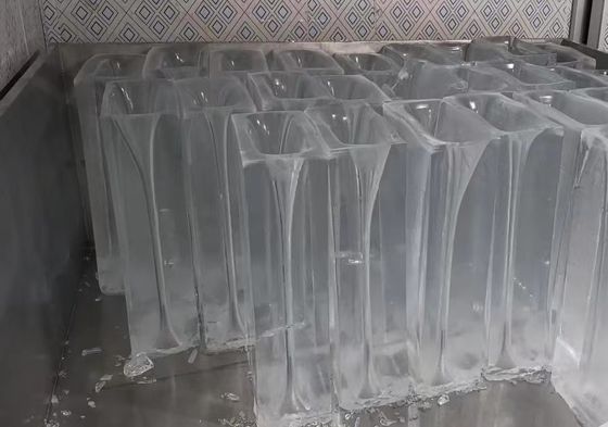 Doğrudan soğutma ve R404A/R22 soğutucu ile 10T/24H Endüstriyel Buz Makinesi